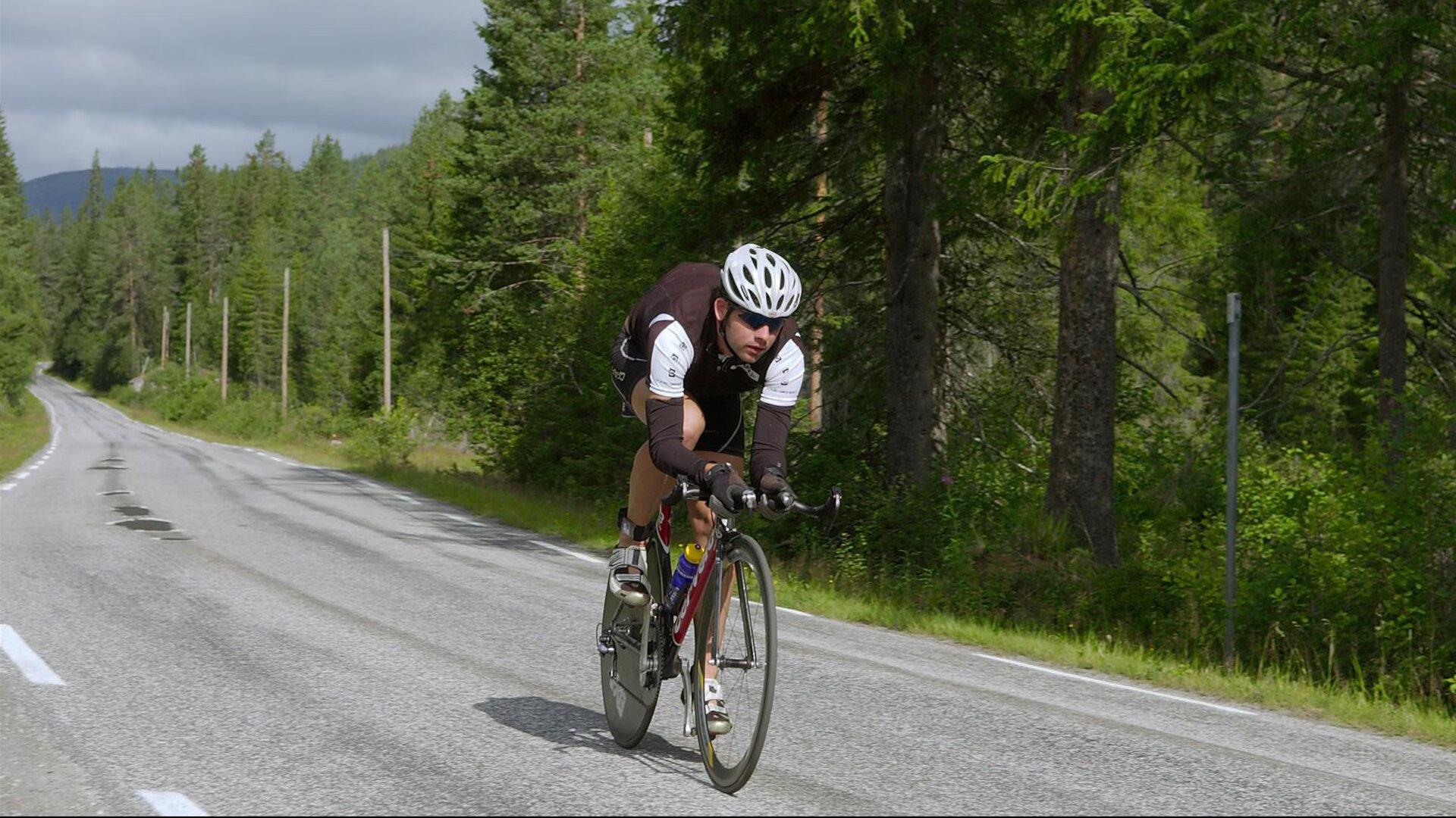 哈兰德连续20场破门,英超火力王再续神迹,哈兰德德甲