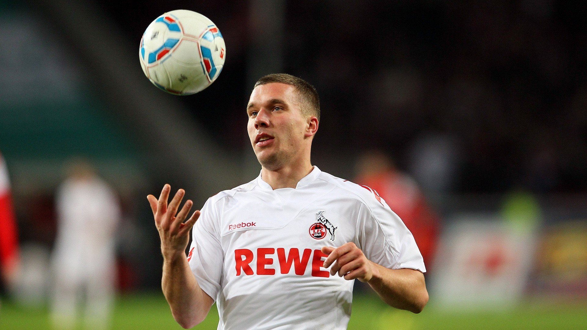 开云-社交媒体热议：粉丝最关心的问题解答，社交媒体粉丝数量排行