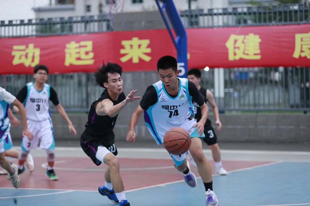 关于校园篮球赛燃爆！精彩回顾的信息