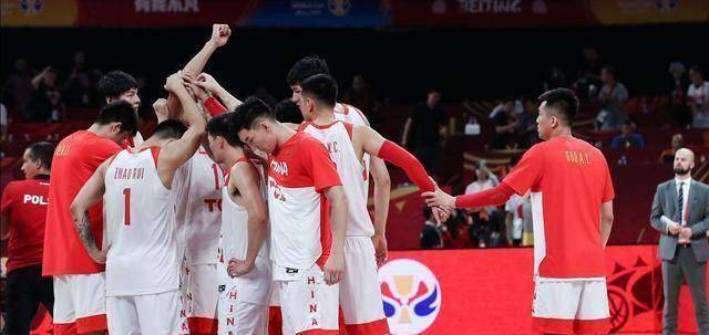 包含CBA十年最佳阵容：易建联、马布里领衔的词条