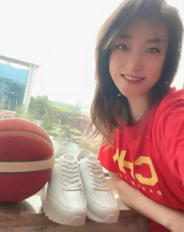 -关于女篮李梦WNBA表现：场均10+，站稳脚跟？的信息