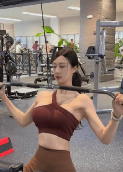 击剑大奖赛现争议判罚，运动员当场申诉成功的简单介绍