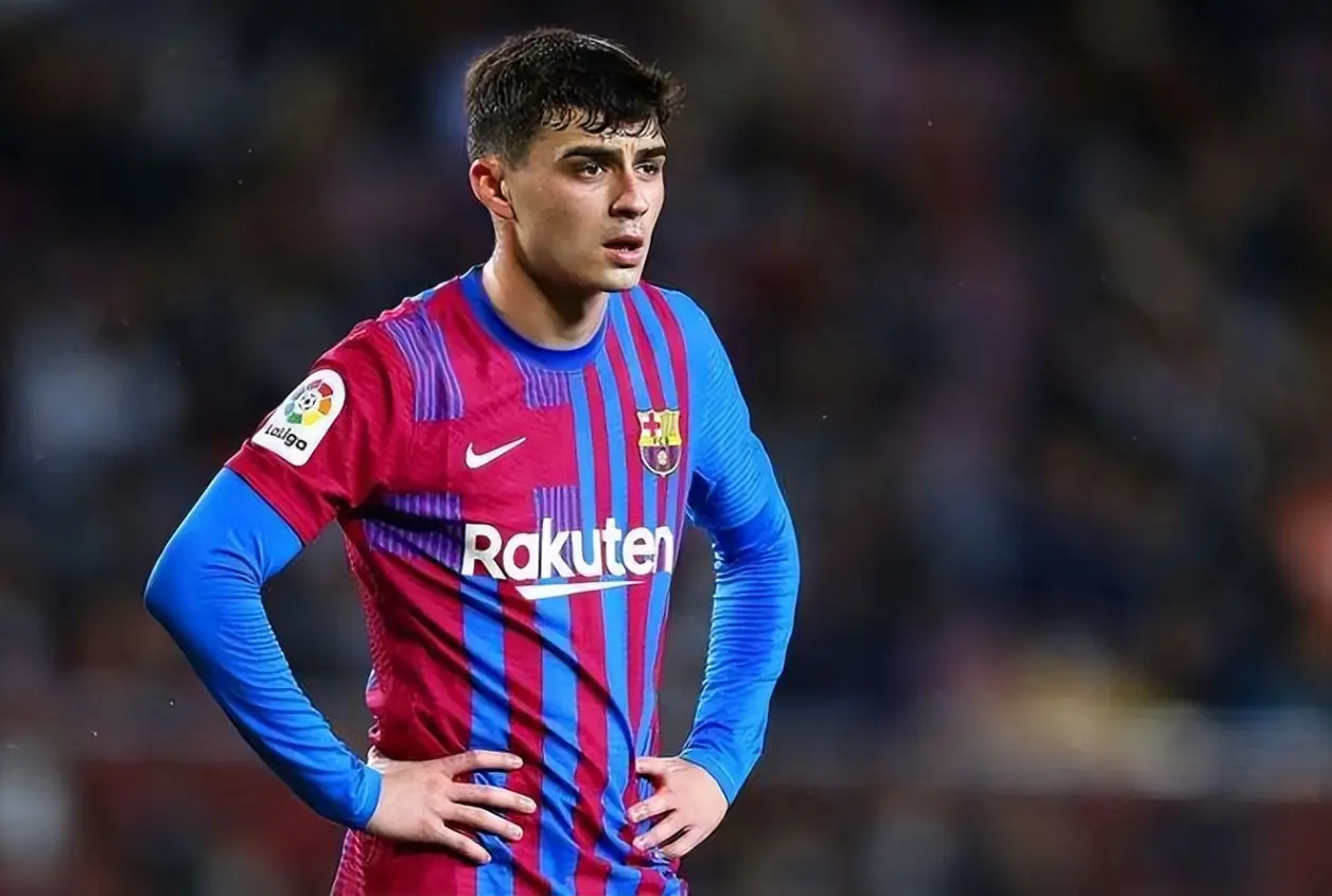 包含巴萨青训再出妖人！17岁小将技惊四座的词条