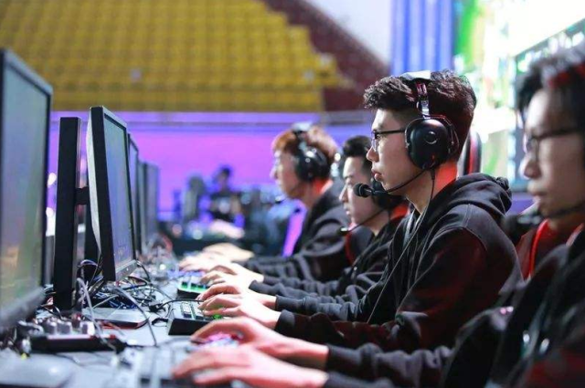 关于电竞俱乐部管理乱象：合同纠纷、欠薪事件频发的信息