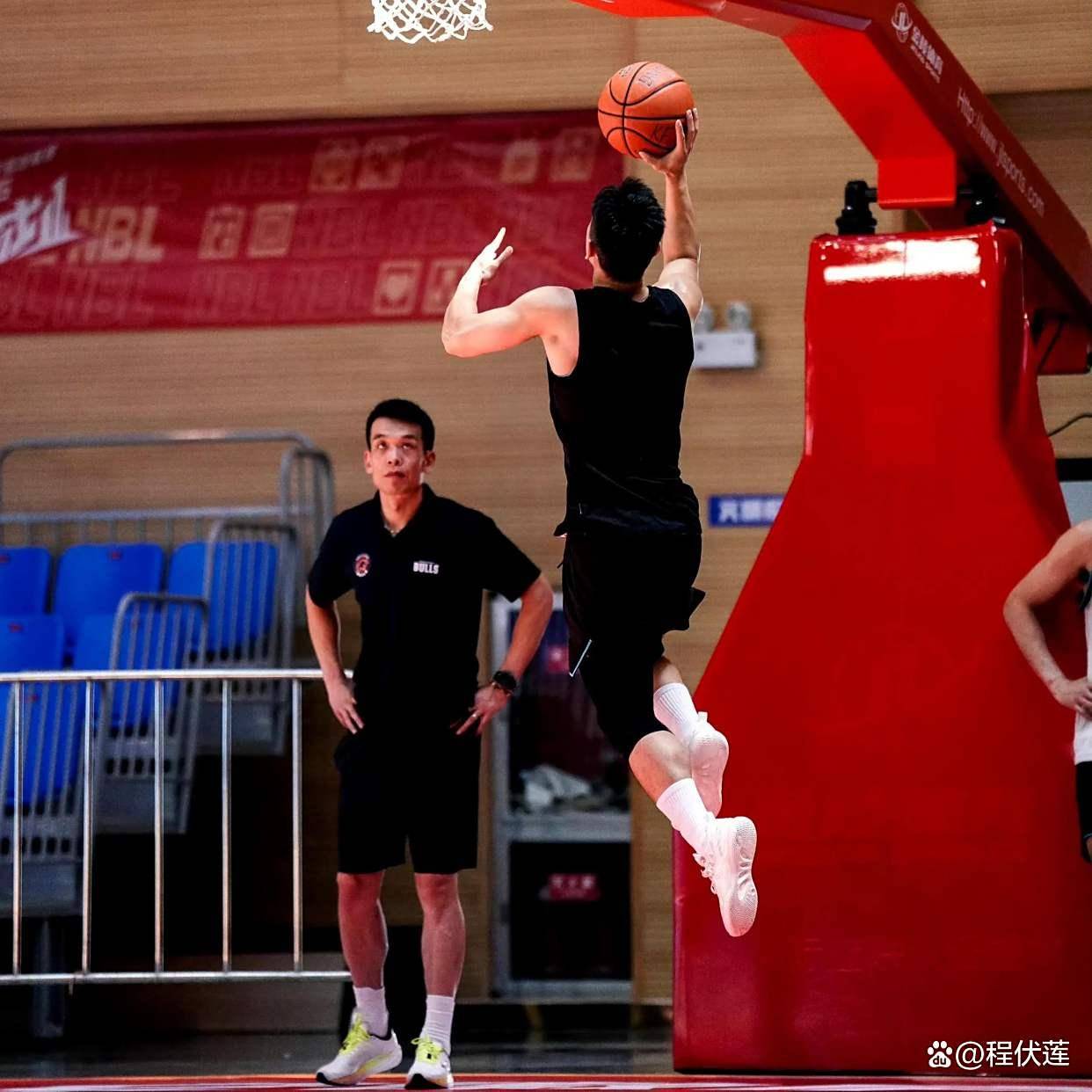 中国篮球青训的“矮个子难题” 