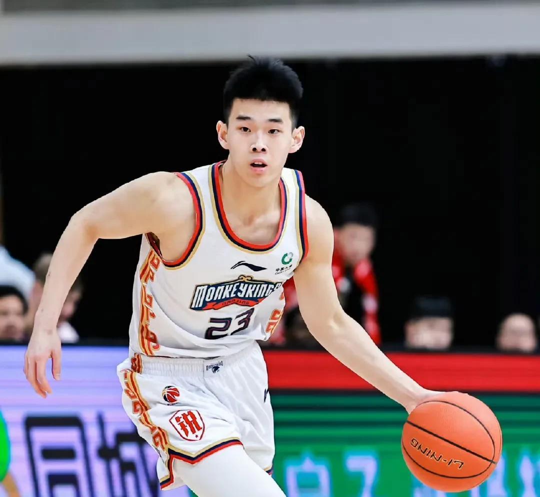 关于CBA数据榜：本土球员得分王竞争激烈的信息