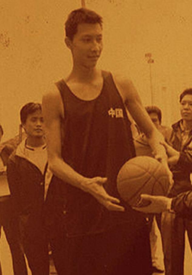 包含易建联退役生活:商业投资+青训营的词条 包含易建联退役生活:商业投资+青训营的词条