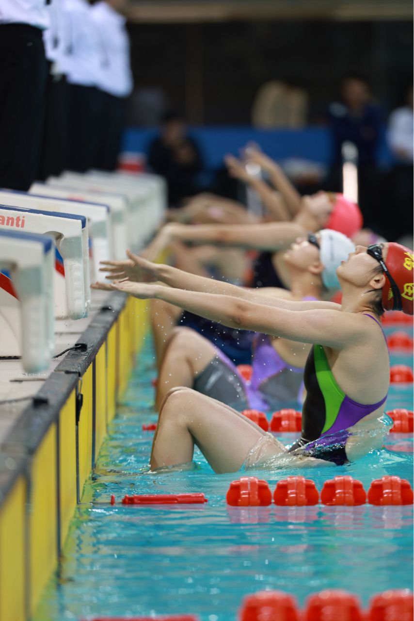 体育摄影师手记：捕捉决定性瞬间的简单介绍