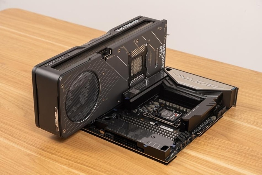 RTX5090首发测试:4K360帧畅玩所有电竞游戏 RTX5090首发测试:4K360帧畅玩所有电竞游戏