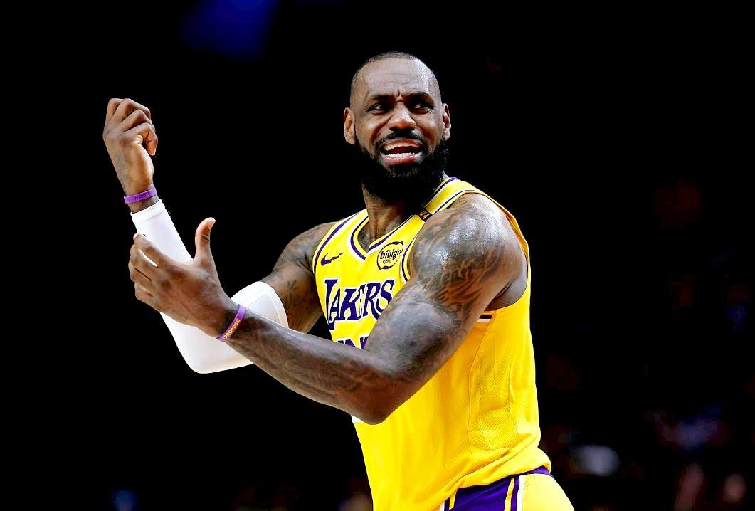 -关于詹姆斯再刷新纪录！成为NBA历史得分王的信息