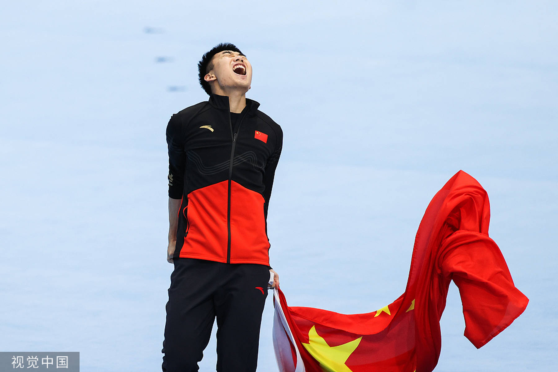 开云体育注册-关于电竞传奇：32岁老将夺冠，泪洒赛场的信息